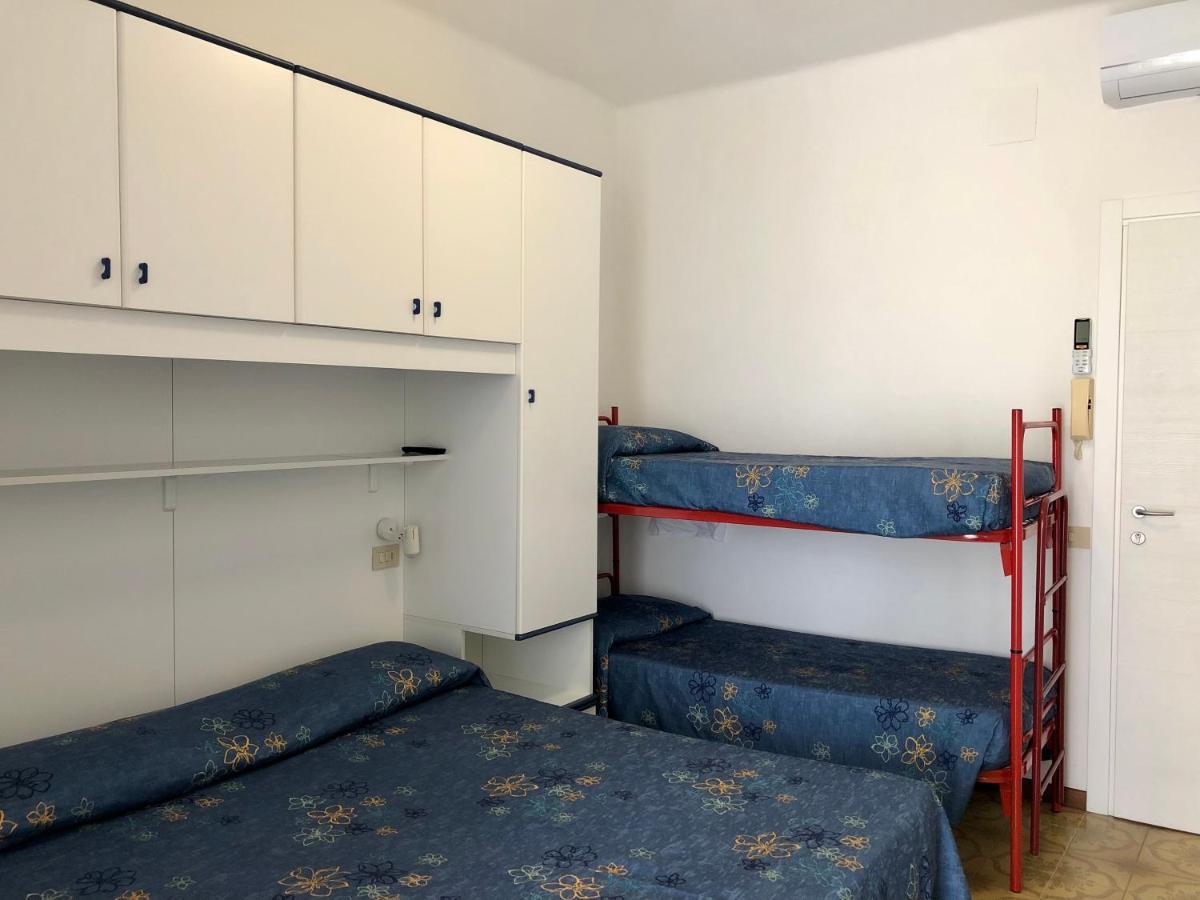 Albergo Elena Garni Caorle Eksteriør bilde