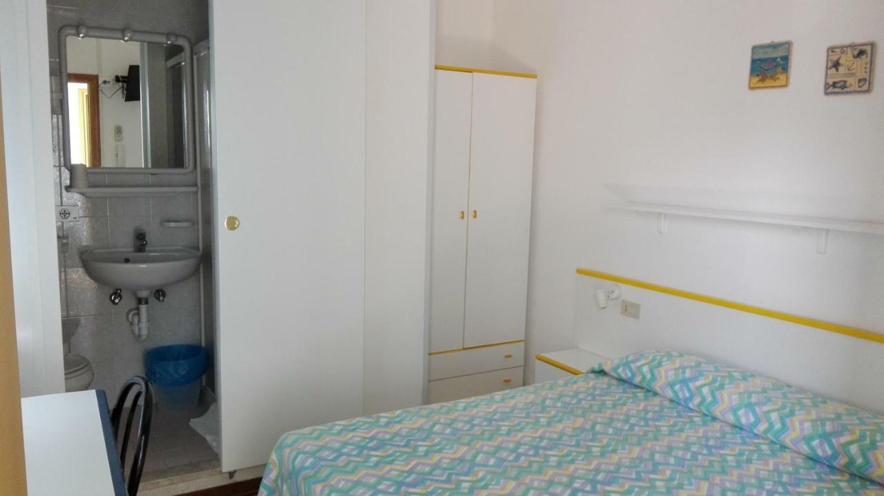 Albergo Elena Garni Caorle Eksteriør bilde