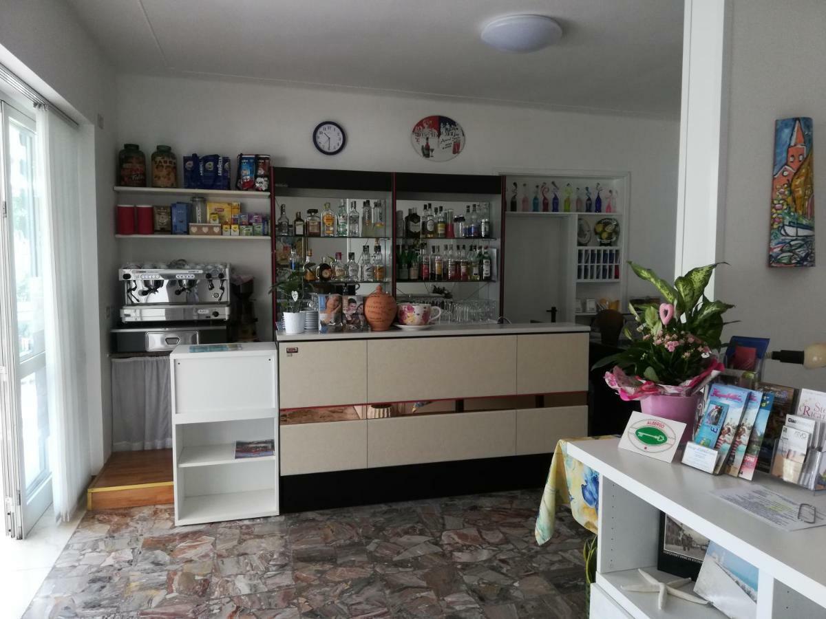 Albergo Elena Garni Caorle Eksteriør bilde
